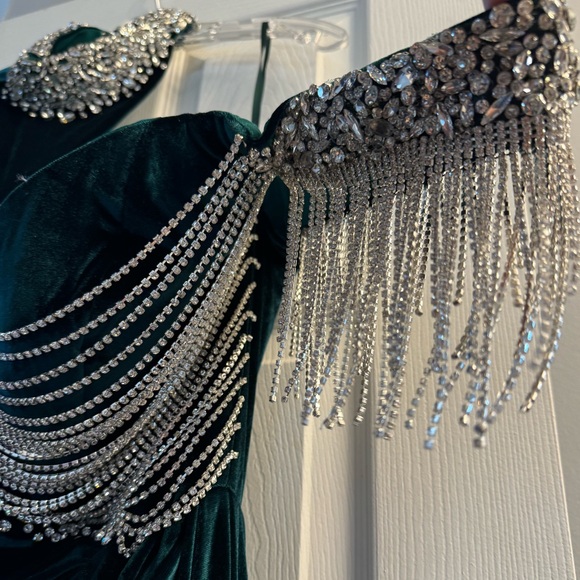 Stunning emerald Portia and scarlet dress - Picture 3 of 9